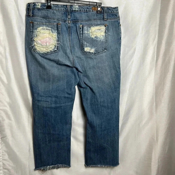 7 for all mankind woman sz 22 blue distressed cropped,floral embroidery,fray hem - Picture 13 of 15